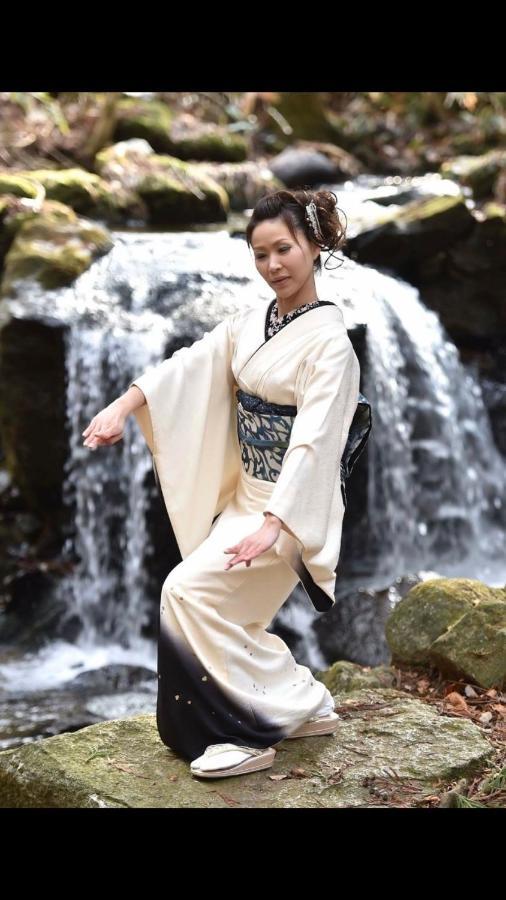 青森伝統芸能を楽しめる繭子の宿 Хатинохе Экстерьер фото