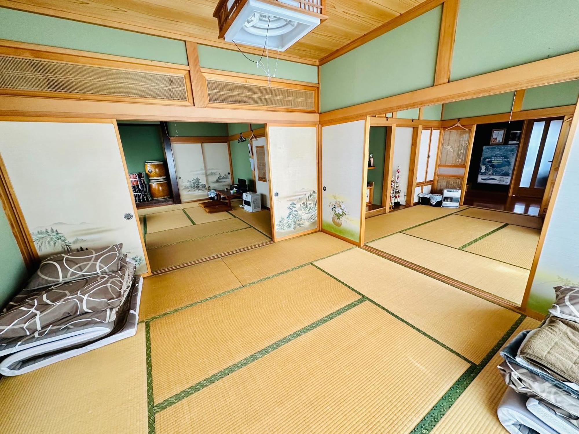 青森伝統芸能を楽しめる繭子の宿 Хатинохе Экстерьер фото